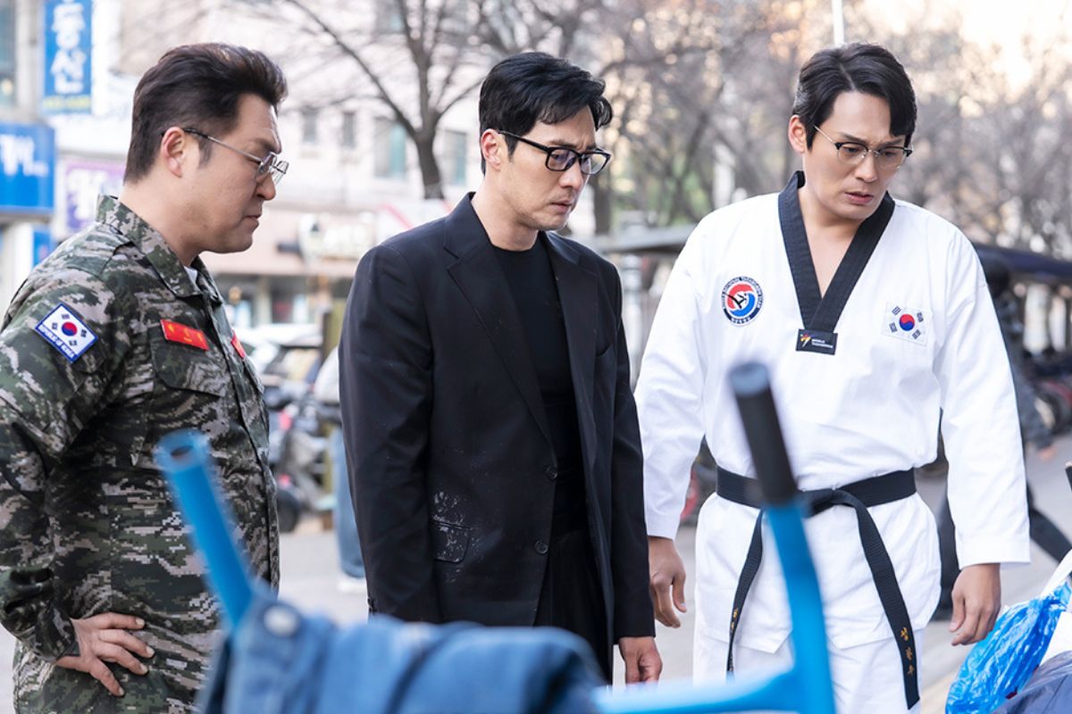 So Ji-sub, Choi Dae-hoon, Yoon Kyung-ho tại phim trường