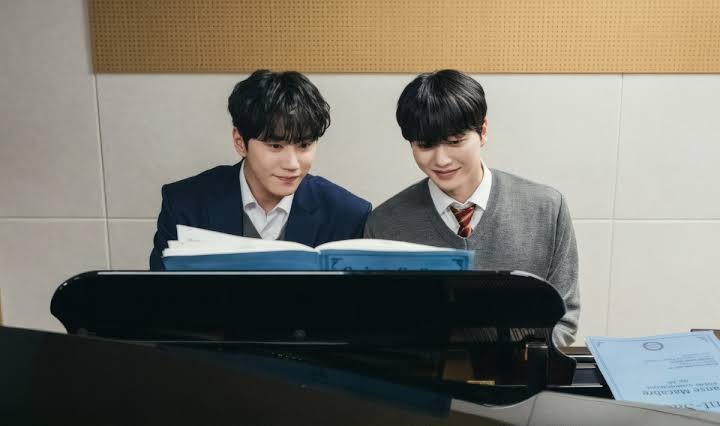 Song Kang và Lee Jun-young